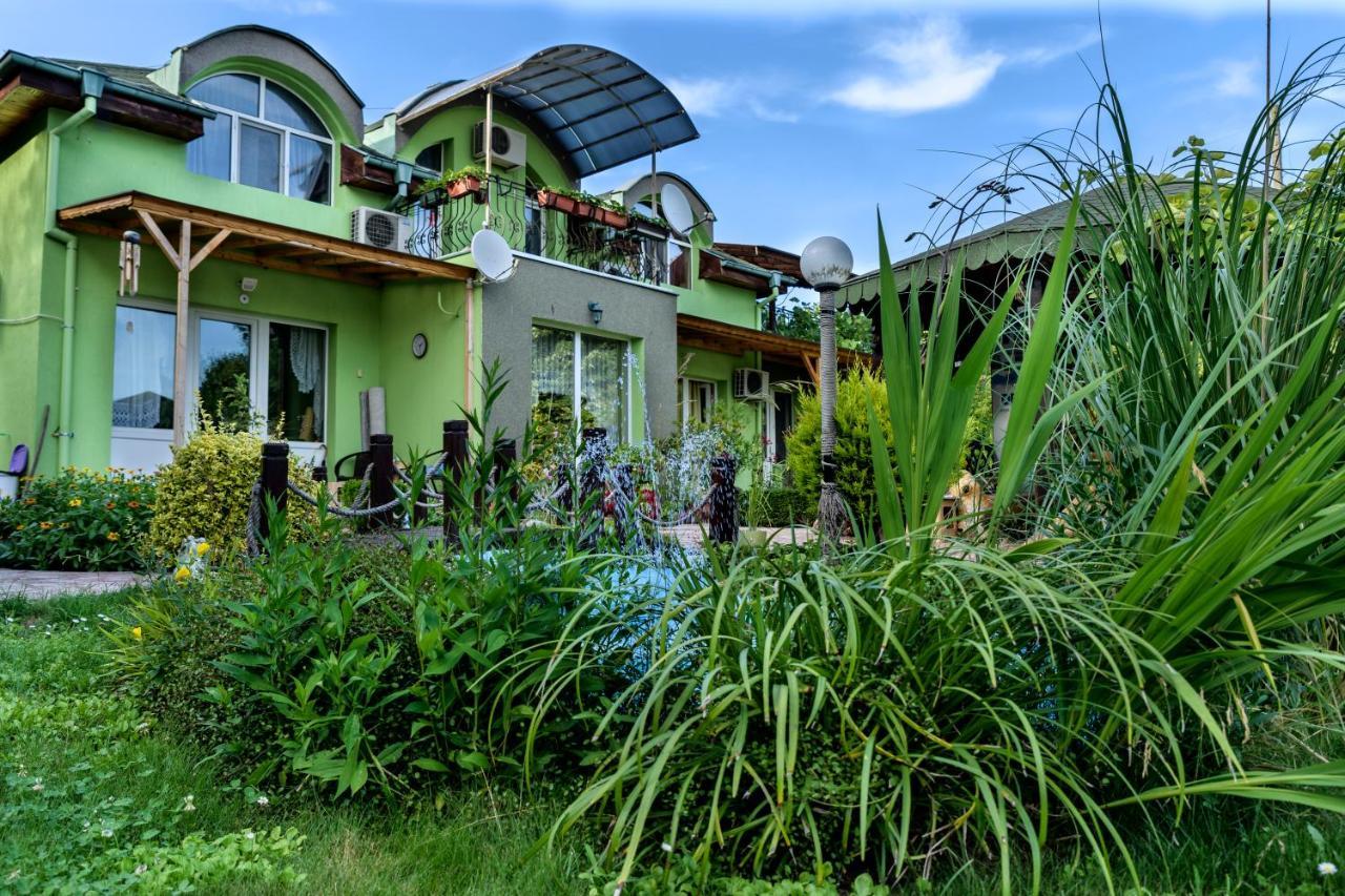 Vila Saltanat 41 Warna Exterior foto